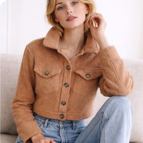 Wilfred Free | Lux Cropped Wool Button Down Jacket - Picture 6 of 6